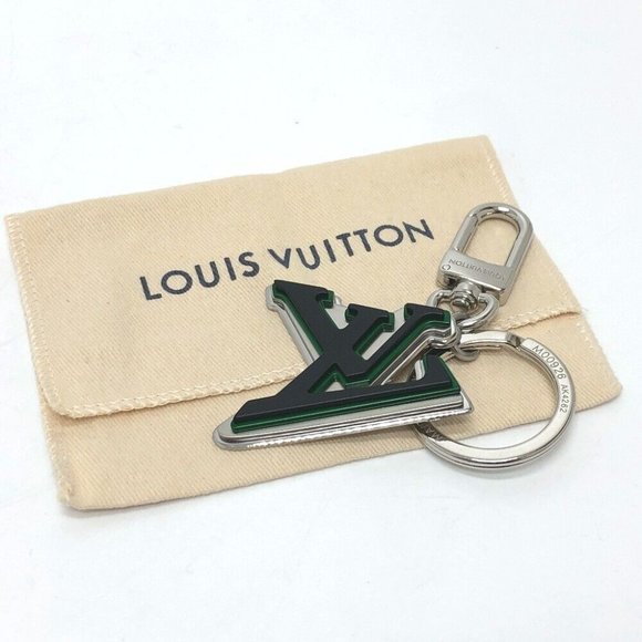 LOUIS VUITTON Portocle LV Matic Key Holder Metal Silver - Picture 8 of 10